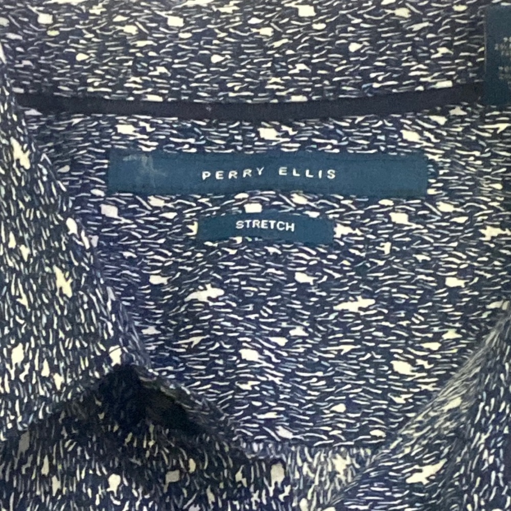 NWOT Perry Ellis large stretch button down